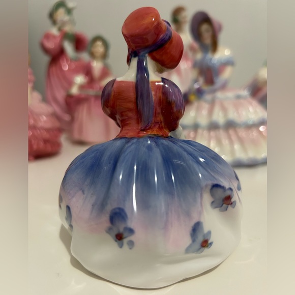 Royal Doulton Vintage Figurine Monica - Picture 4 of 6